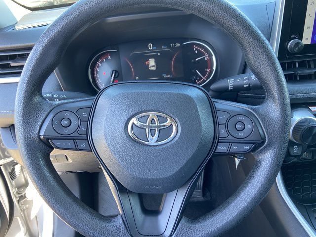 Used 2025 Toyota RAV4 LE AWD/4WD image 36