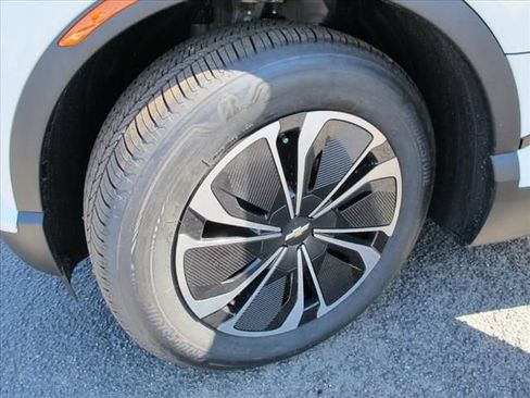 New 2025 Chevrolet Blazer EV LT image 16