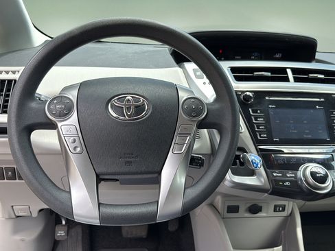 Used 2016 Toyota Prius V Three FWD image 20