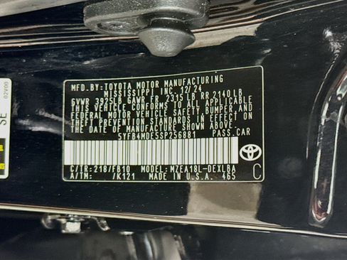 Used 2025 Toyota Corolla LE FWD image 40