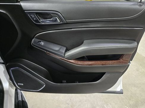 Used 2019 GMC Yukon XL SLT w/ Open Road Package AWD/4WD image 37