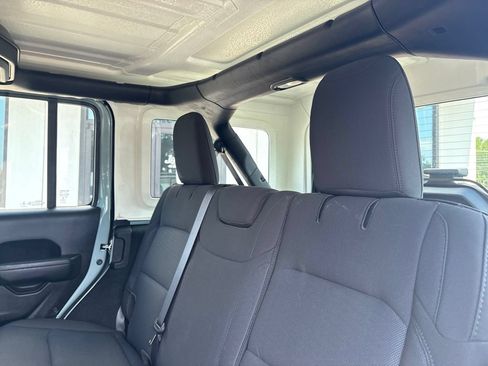 Used 2023 Jeep Wrangler Unlimited Sport AWD/4WD image 6