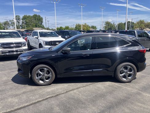 Used 2024 Ford Escape ST-Line w/ Tech Pack #1 AWD/4WD image 4