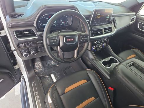 Used 2024 GMC Yukon AT4 w/ Technology Package AWD/4WD image 10