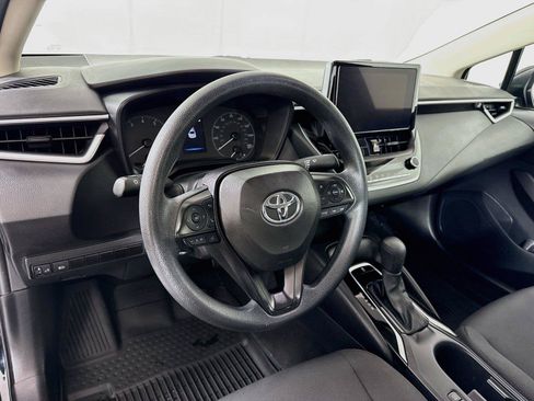 Used 2024 Toyota Corolla LE FWD image 4