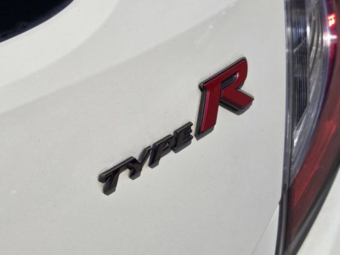 Used 2019 Honda Civic Type R image 16