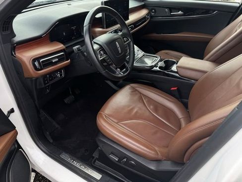 Used 2023 Lincoln Nautilus Reserve w/ Luxury Package image 17