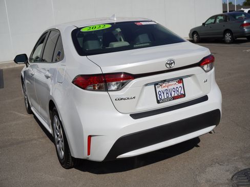 Used 2022 Toyota Corolla LE w/ Carpet Mat Package (TMS) FWD image 8