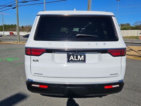 Used 2023 Jeep Wagoneer Series II image 12