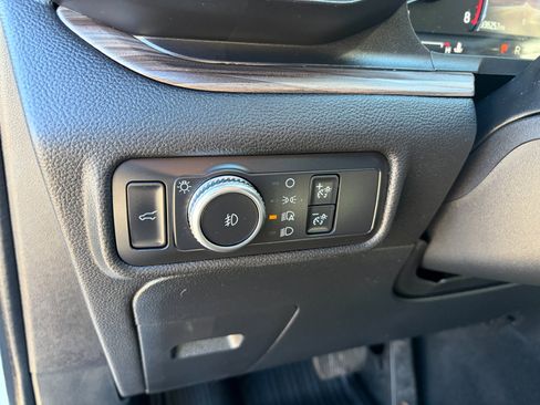 Used 2020 Ford Explorer Limited image 15