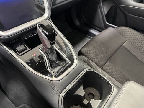 Used 2023 Subaru Outback Premium image 12