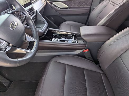 Used 2025 Ford Explorer Platinum w/ LUX Leather Package image 17