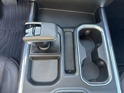 Certified 2022 GMC Sierra 1500 SLT w/ SLT Convenience Package image 15