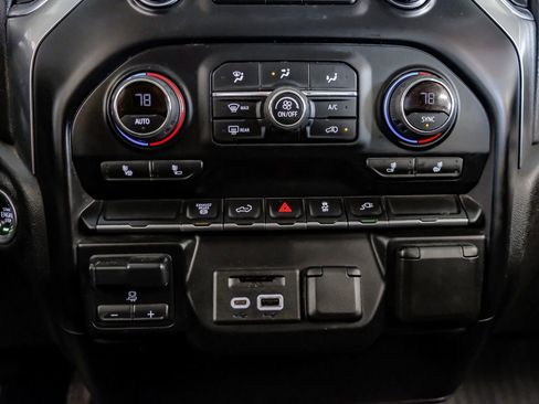 Used 2022 Chevrolet Silverado 3500 LT w/ Convenience Package image 26