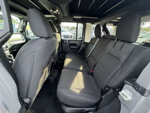 Used 2023 Jeep Wrangler Unlimited w/ Sun & Screen Package AWD/4WD image 24