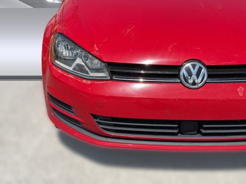 Used 2017 Volkswagen Golf Wolfsburg Edition image 9