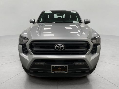 Used 2024 Toyota Tacoma SR5 AWD/4WD image 11