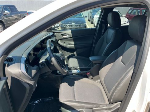 Used 2025 Buick Encore GX Preferred FWD image 36