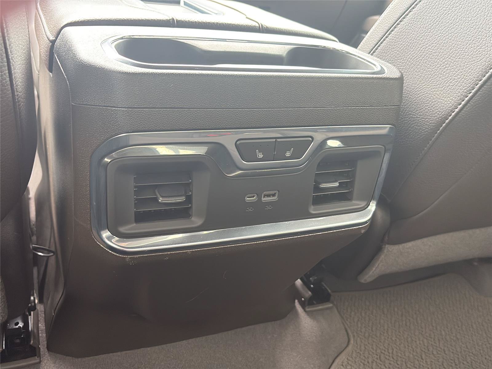 Used 2022 GMC Sierra 1500 Denali AWD/4WD image 26