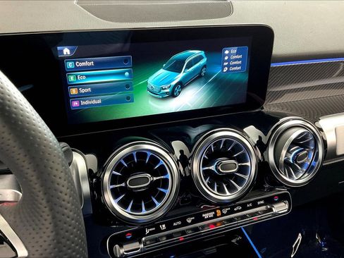 Certified 2024 Mercedes-Benz GLB 250 image 38