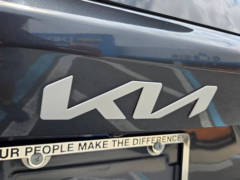 Used 2022 Kia Sorento LX FWD image 29