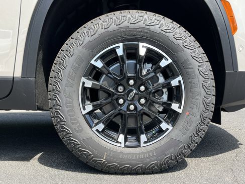 New 2026 Chevrolet Traverse Z71 w/ Enhanced Driving Package AWD/4WD image 13
