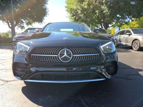Used 2023 Mercedes-Benz E 350 4MATIC Sedan image 4