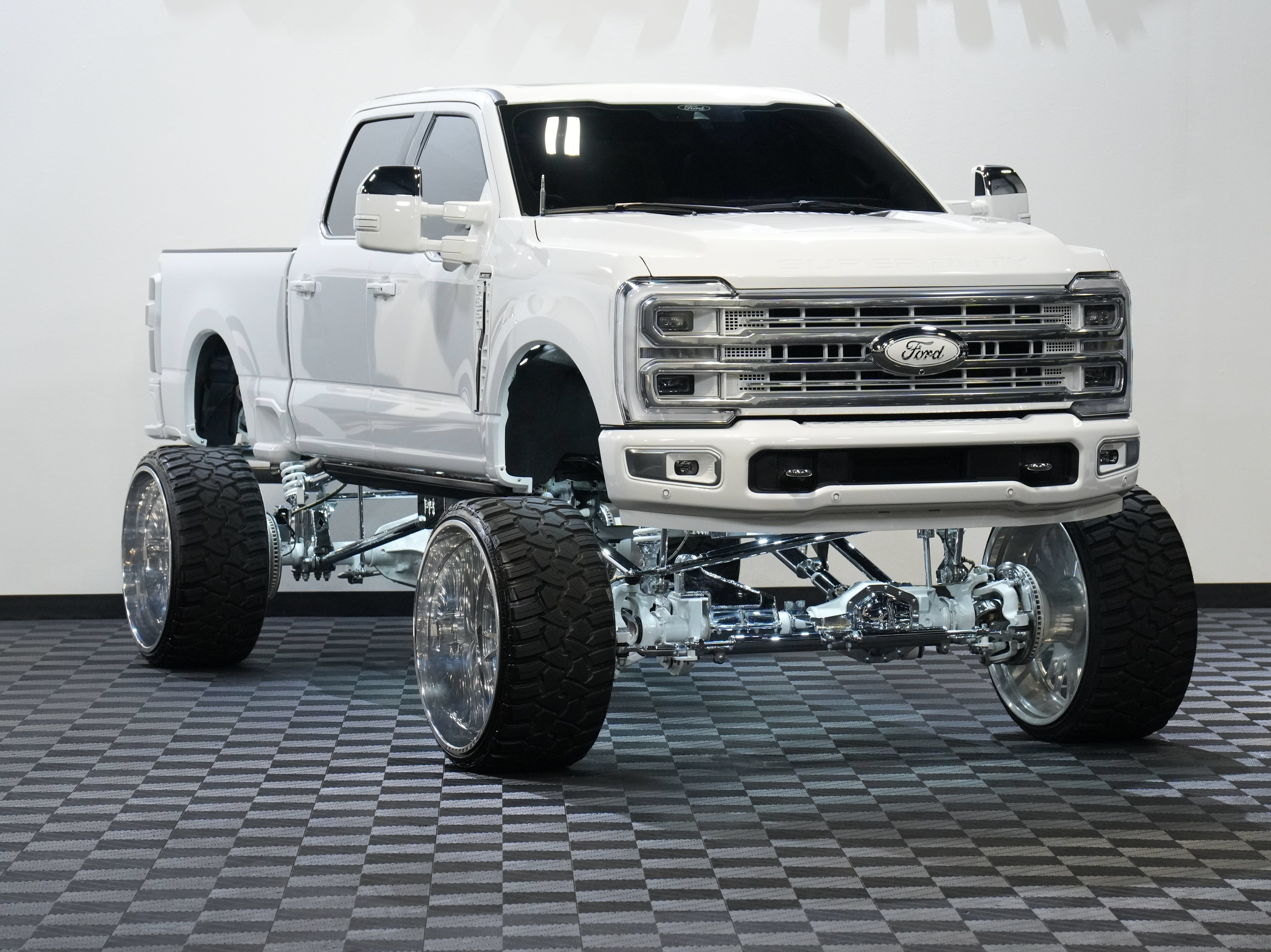 Used 2024 Ford F350 Limited AWD/4WD image 5