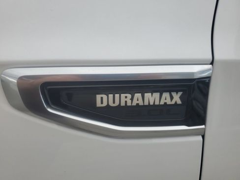 Used 2024 GMC Yukon Denali image 11