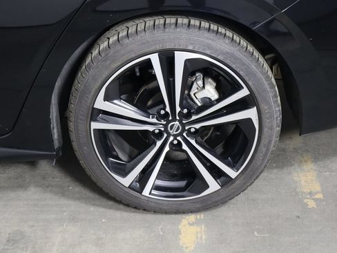 Used 2022 Nissan Sentra SR w/ Trunk Package FWD image 41