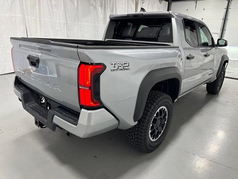 Used 2026 Toyota Tacoma TRD Off-Road AWD/4WD image 7