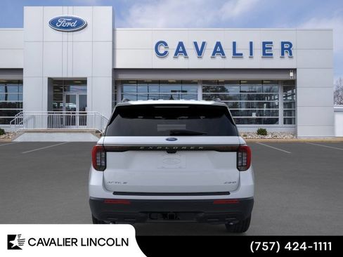 Used 2026 Ford Explorer Active AWD/4WD image 5