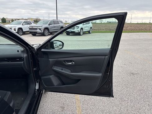 Used 2023 Nissan Sentra SV image 17