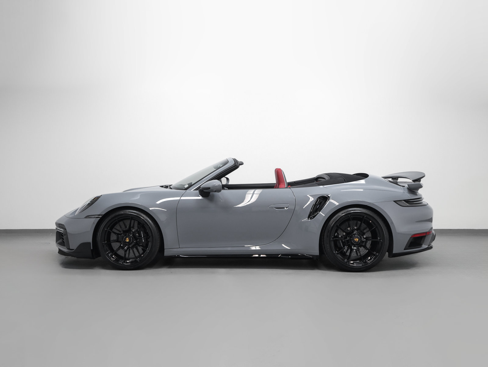 Certified 2024 Porsche 911 Turbo S AWD/4WD image 2