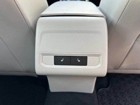 Used 2020 Volkswagen Jetta SEL Premium image 25