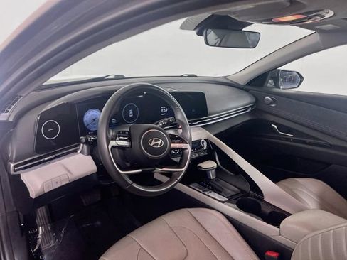 Used 2025 Hyundai Elantra Limited FWD image 10