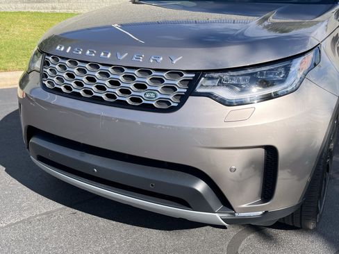 Used 2025 Land Rover Discovery S AWD/4WD image 11