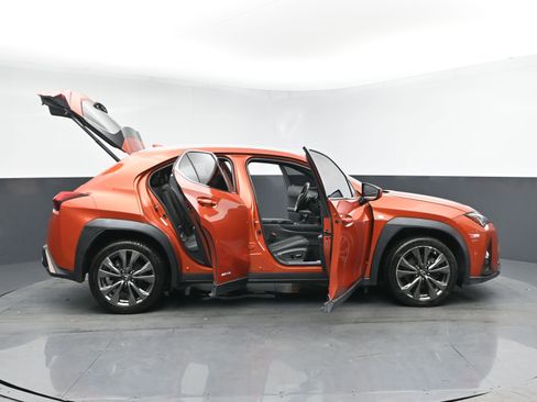 Used 2019 Lexus UX 250h F Sport w/ F Sport Premium Package image 31