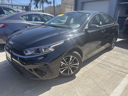 Used 2024 Kia Forte LXS FWD image 3