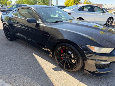 Used 2016 Ford Mustang Shelby GT350 w/ Technology Package RWD image 17