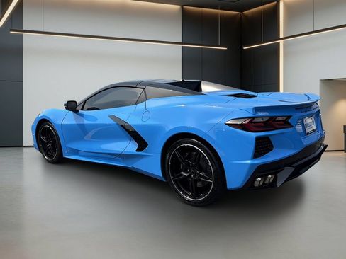 Used 2023 Chevrolet Corvette Stingray Premium Conv w/ Z51 Performance Package RWD image 3