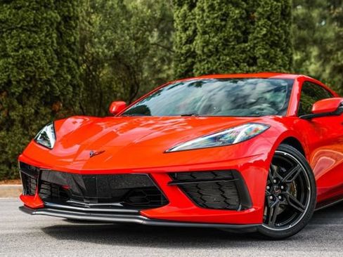Used 2021 Chevrolet Corvette Stingray Coupe w/ Z51 Performance Package RWD image 2