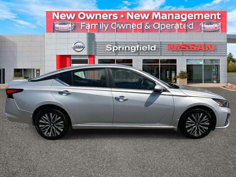 Used 2023 Nissan Altima 2.5 SV image 4