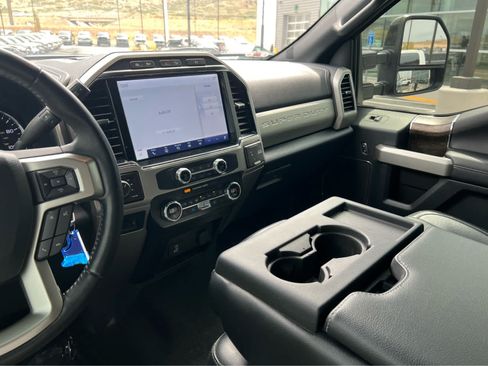 Certified 2022 Ford F350 Lariat w/ Black Appearance Package AWD/4WD image 35