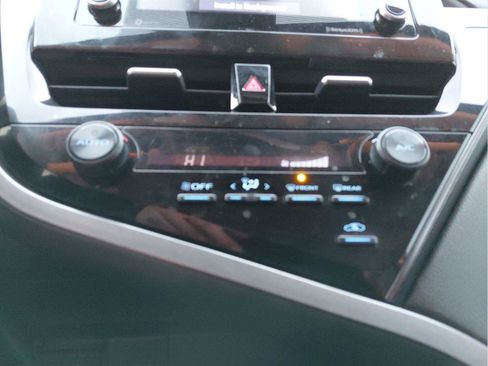 Used 2021 Toyota Camry SE image 37