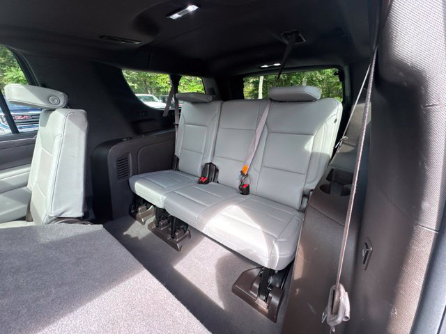 Used 2022 Chevrolet Suburban LT w/ LT Signature Package AWD/4WD image 13