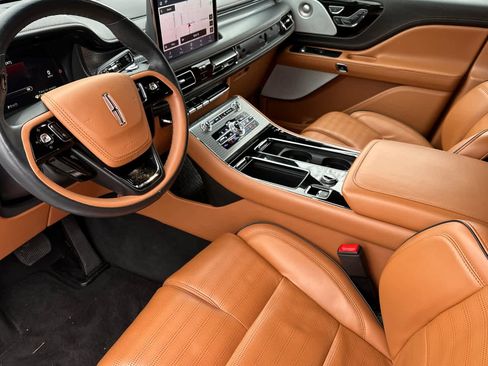 Certified 2023 Lincoln Aviator Black Label image 11