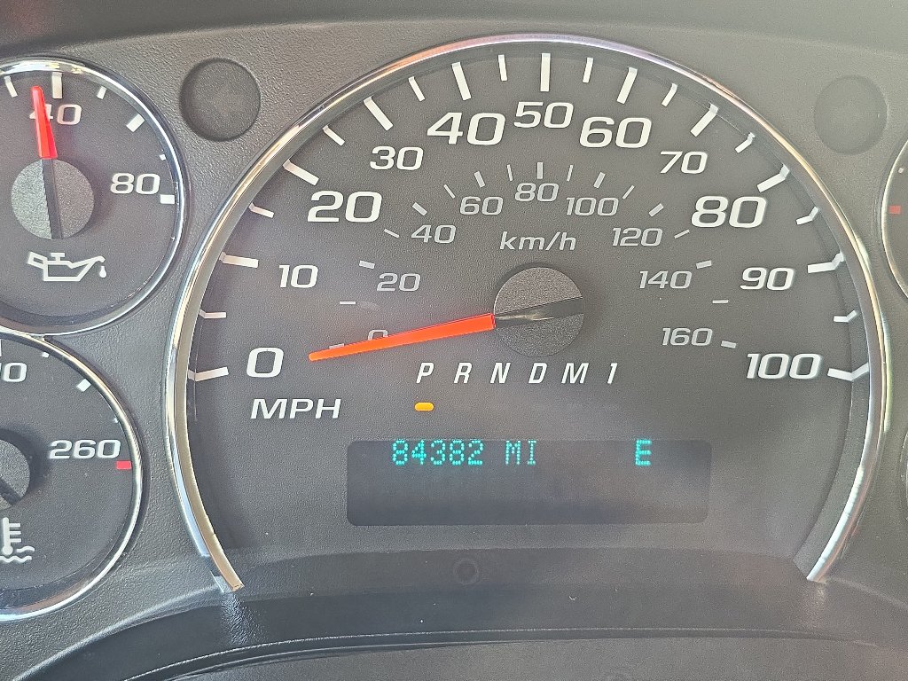 Used 2018 Chevrolet Express 2500 w/ Driver Convenience Package RWD image 22