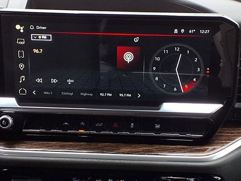 Used 2025 GMC Sierra 1500 Elevation image 14