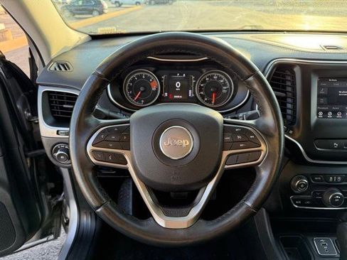 Used 2019 Jeep Cherokee Latitude Plus image 41